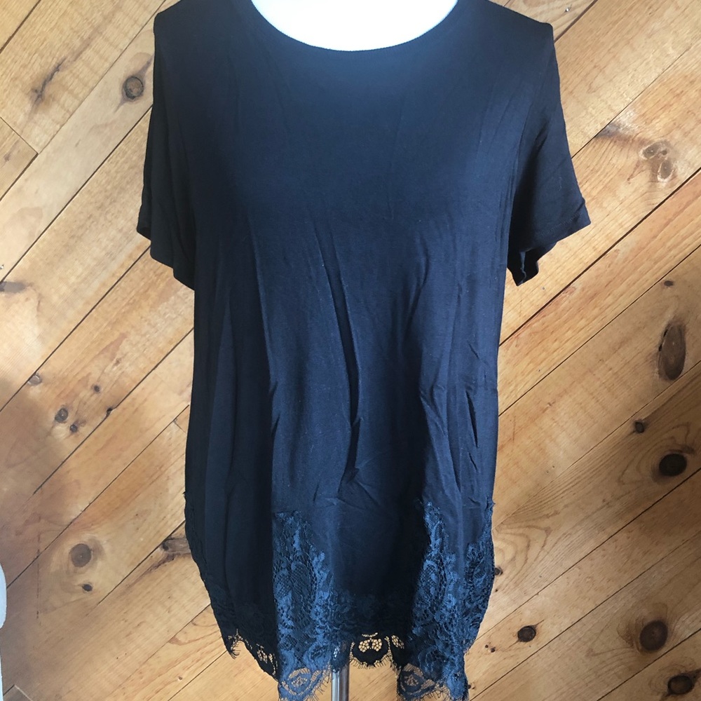 Torrid super soft black tee lace detail size 0